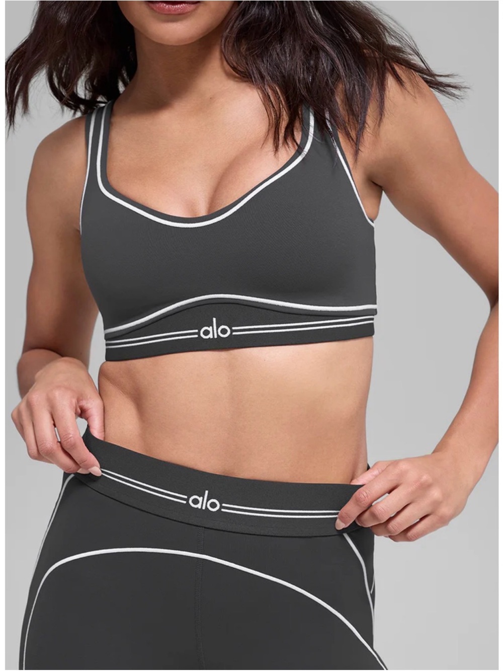 BEST SELLER Alo yoga airbrush heart throb bra anthracite